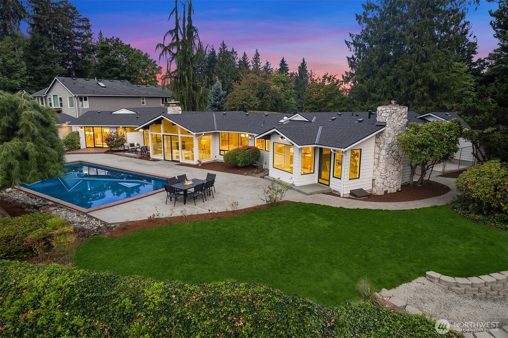 Photo of 111 E Rivmont Drive, Monroe, WA 98272 (MLS # 2396453)