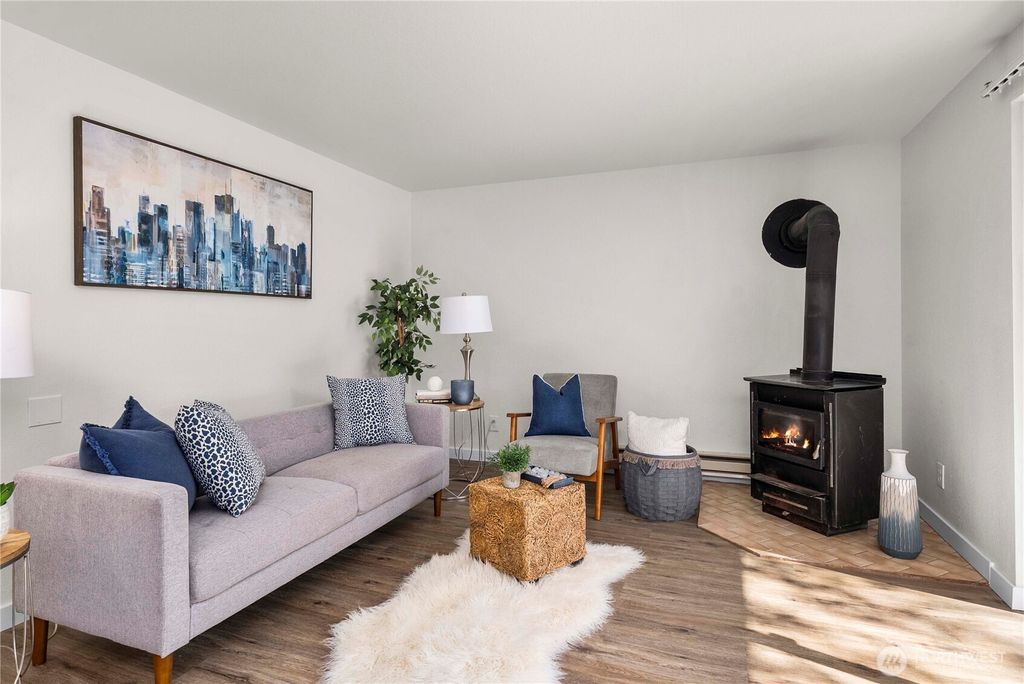 Photo of 11421 SE 257th Place #G-101, Kent, WA 98030 (MLS # 2434160)