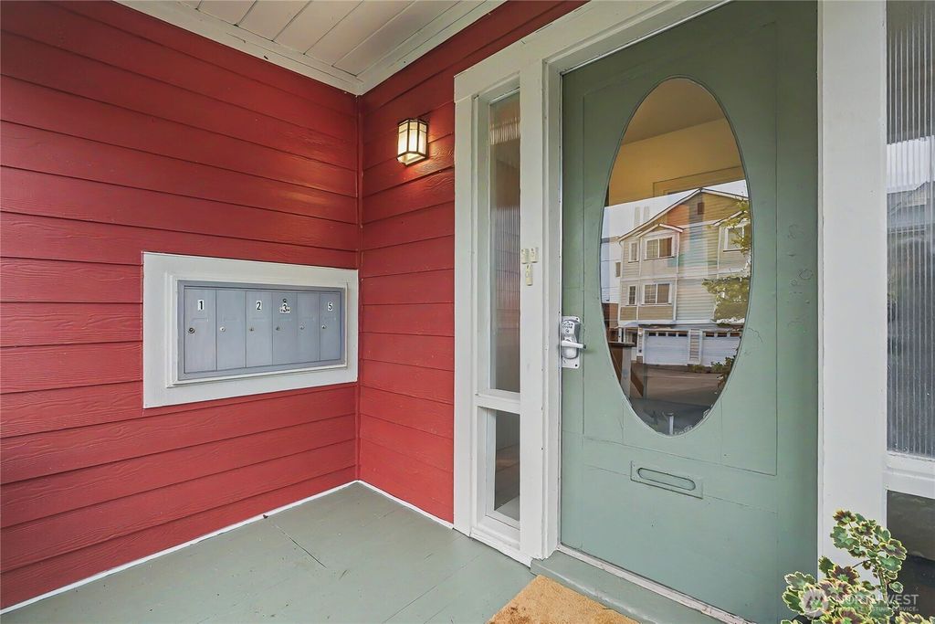 Photo of 612 N Oakes Street, Tacoma, WA 98406 (MLS # 2511533)