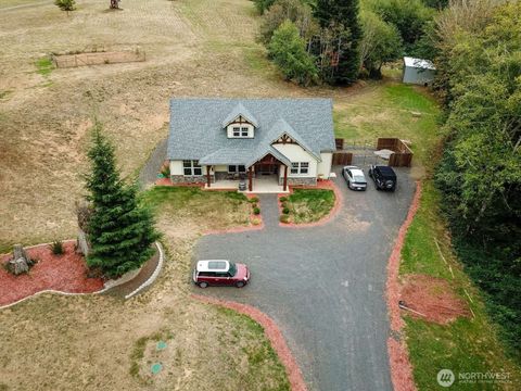 Photo of 30 Forest Heights Hts, Cathlamet, WA 98612 (MLS # 2447535)