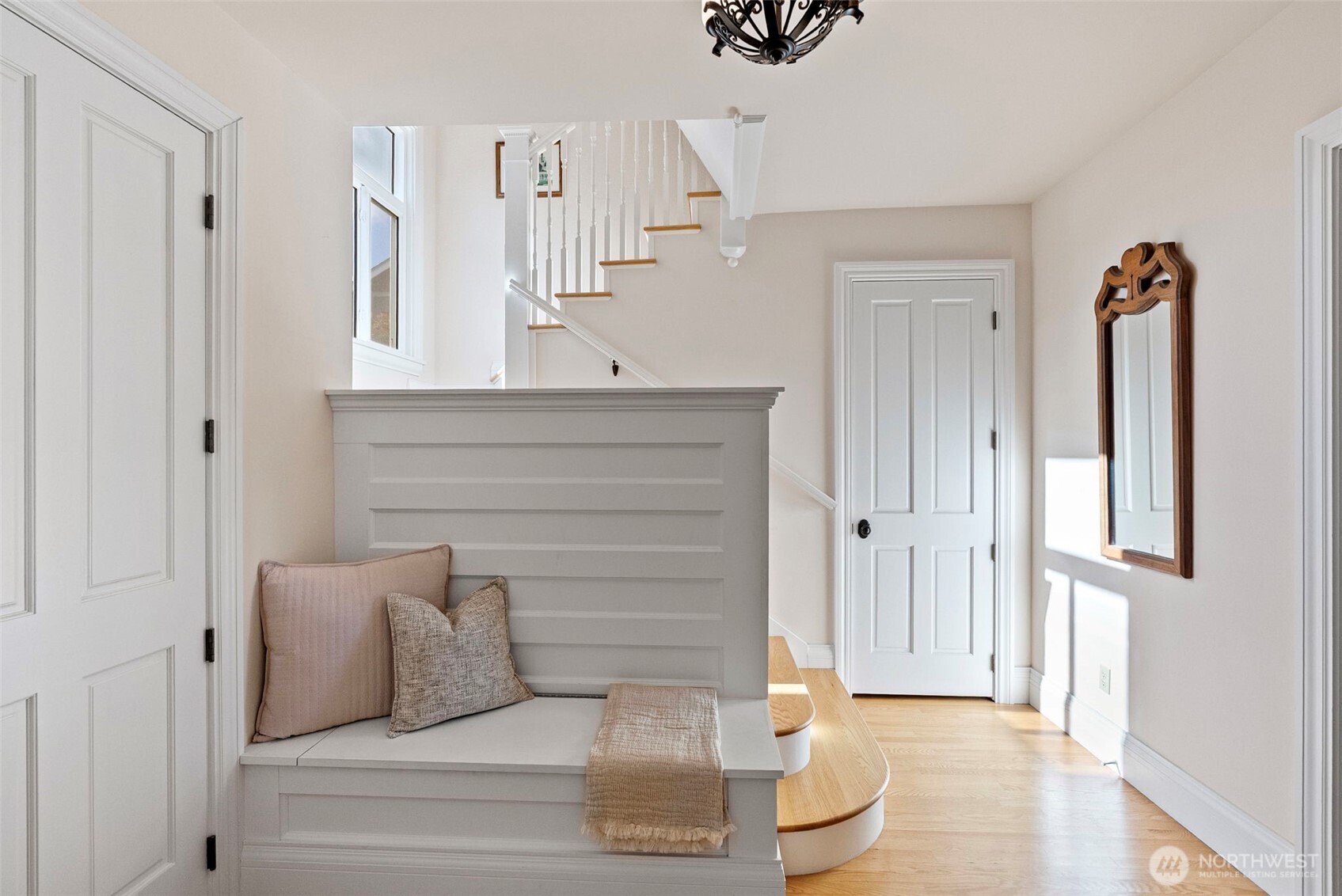 2610 N Warner Street