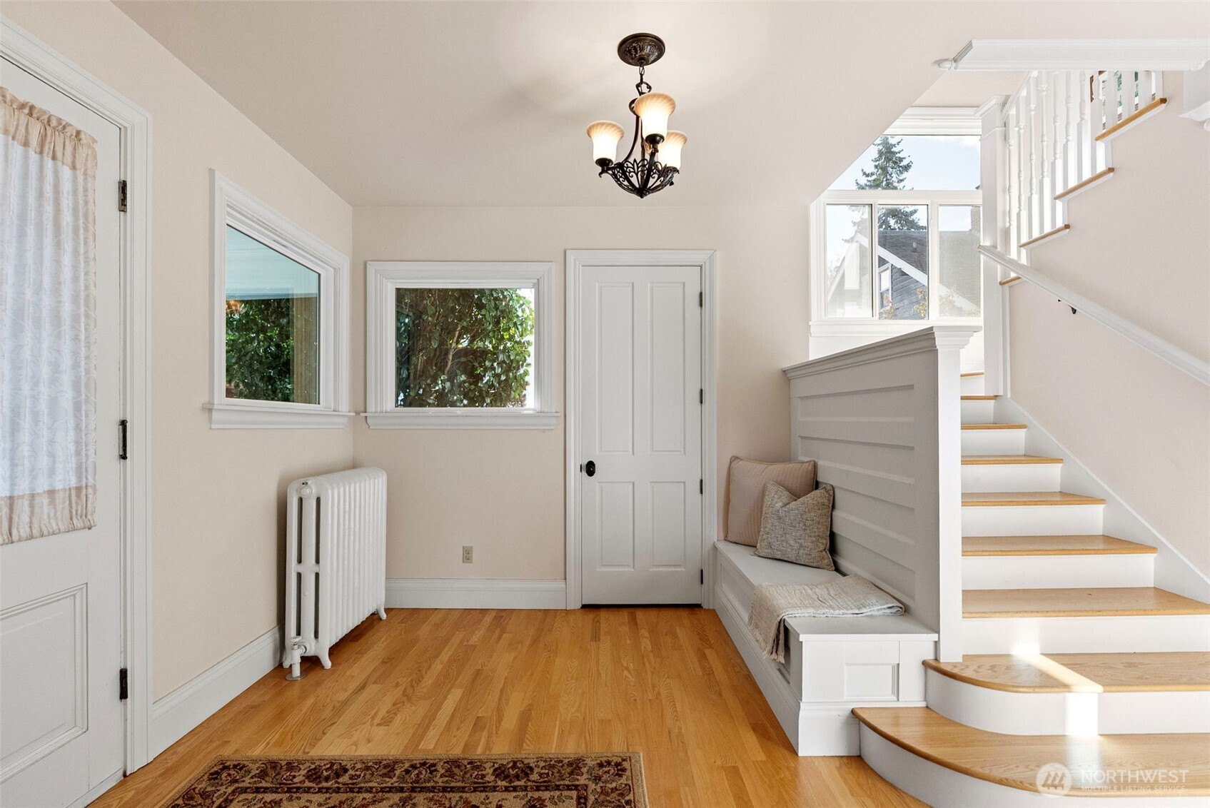 2610 N Warner Street