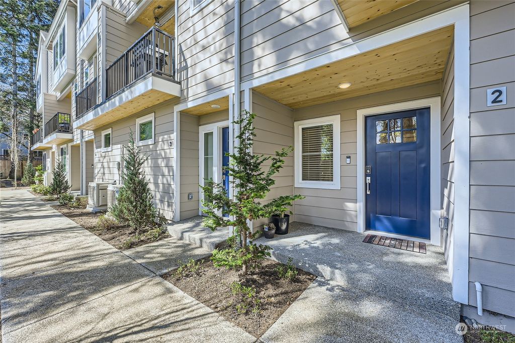Photo of 6621 NE 187th Court #2, Kenmore, WA 98028 (MLS # 2220697)