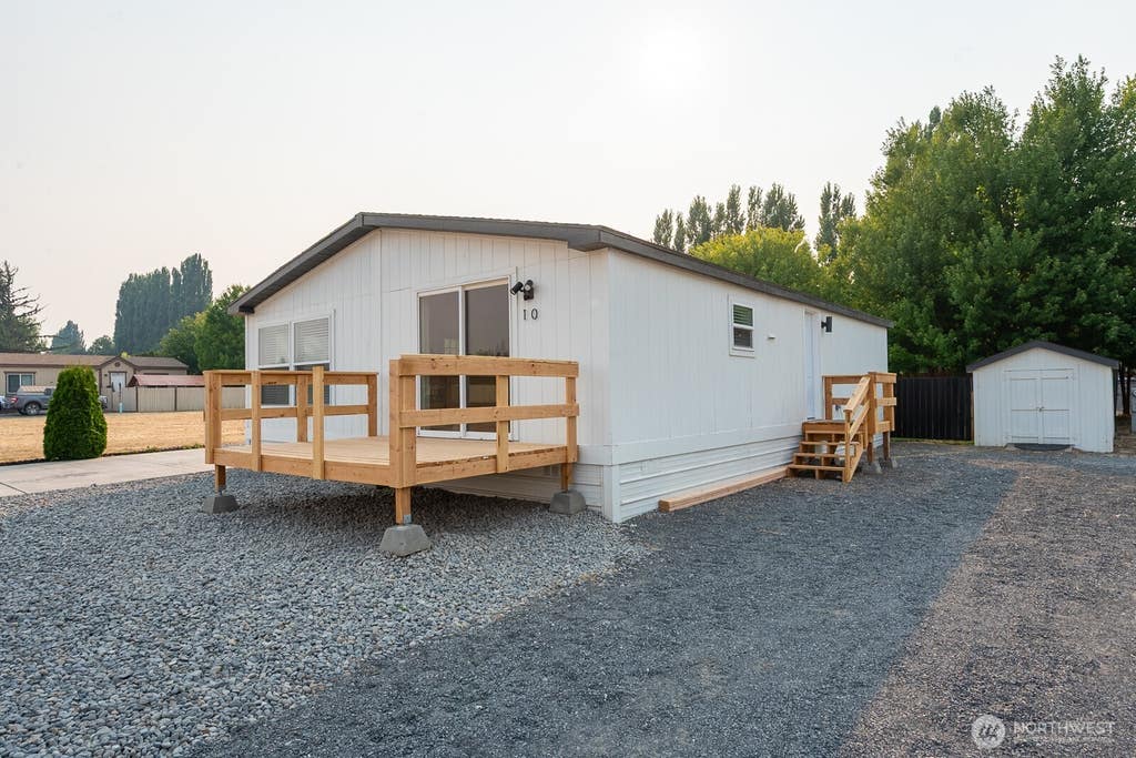 Photo of 2480 Basin Street SW #10, Ephrata, WA 98823 (MLS # 2564598)