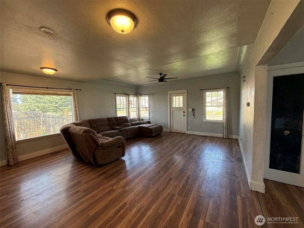 Photo of 404 E Sixth St, Waitsburg, WA 99361 (MLS # 2504629)