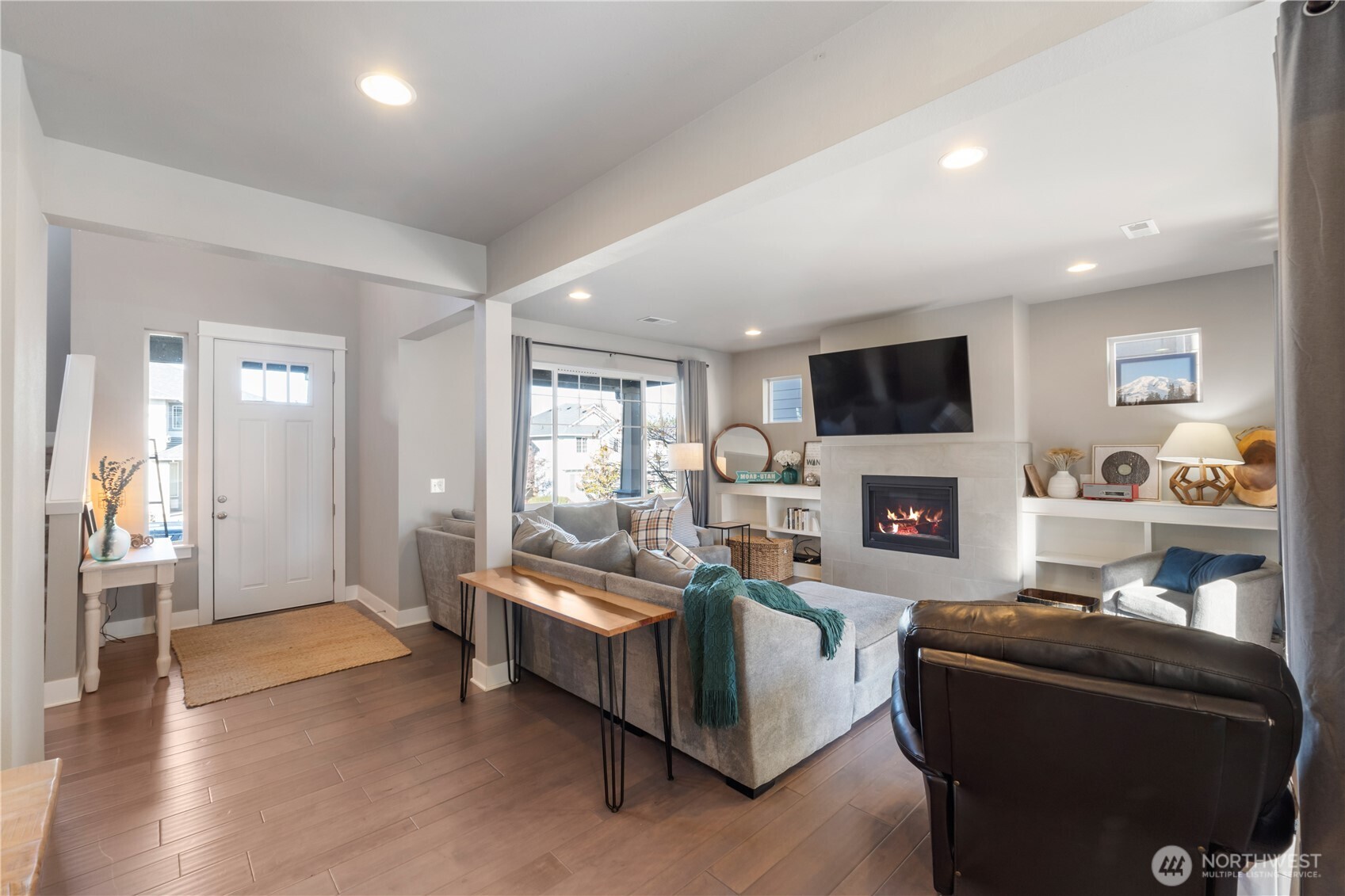 18436 Village Parkway E