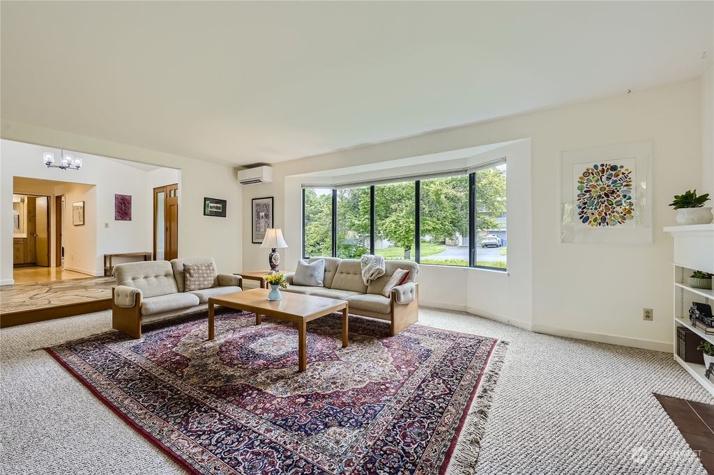 Photo of 2410 NE 123rd Street, Seattle, WA 98125 (MLS # 2244358)