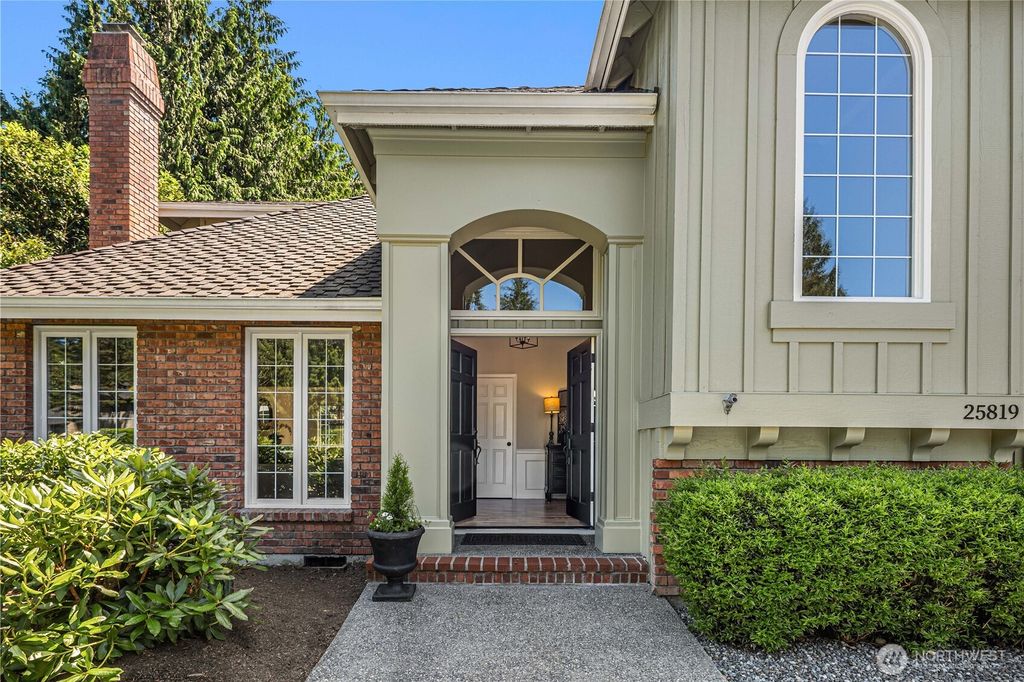 Photo of 25819 NE 9th Street, Sammamish, WA 98074 (MLS # 2387521)