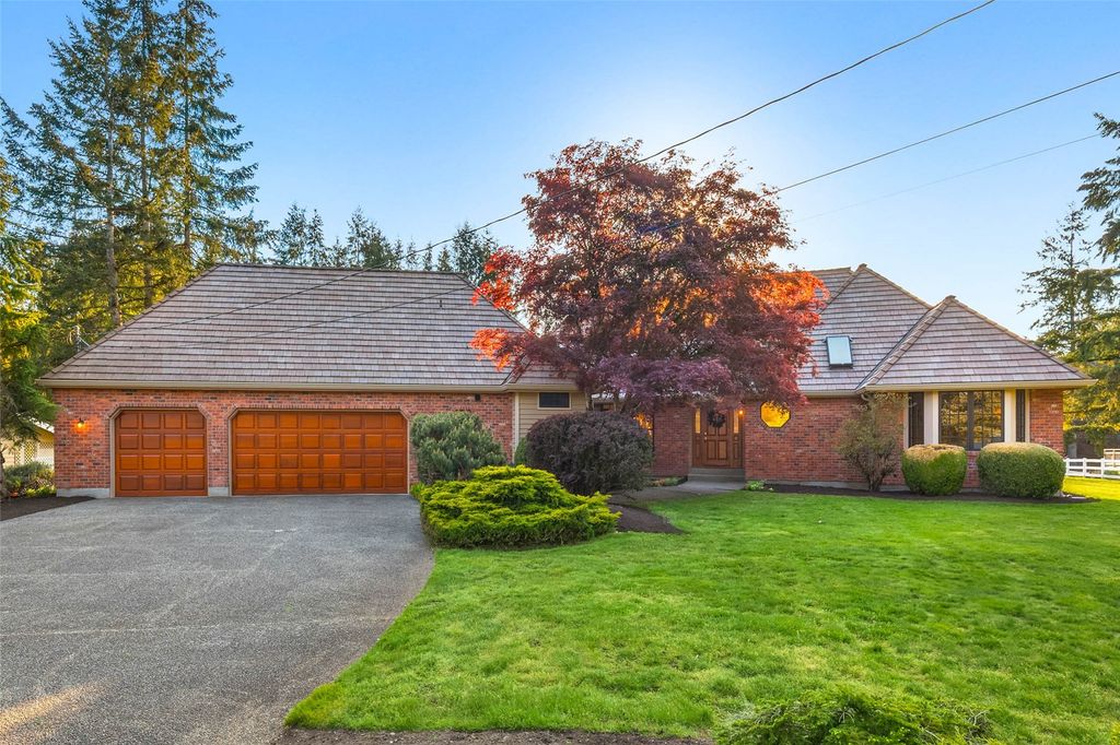 Photo of 6113 136th Avenue NE, Kirkland, WA 98033 (MLS # 2359575)