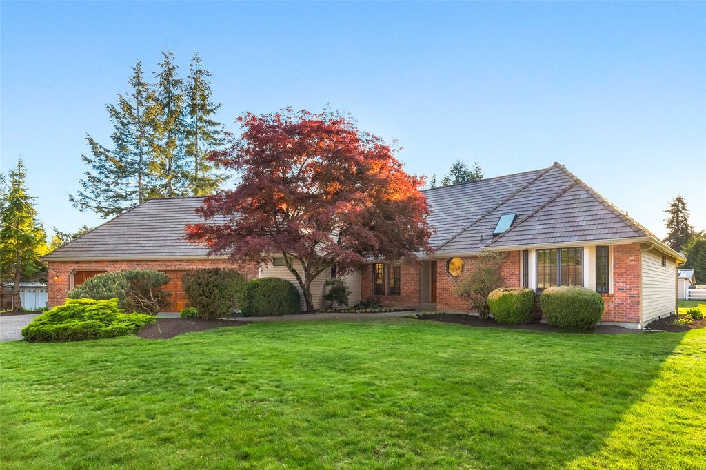 Photo of 6113 136th Avenue NE, Kirkland, WA 98033 (MLS # 2359575)