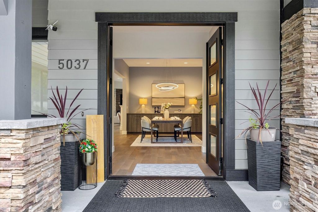 Photo of 5037 W Mercer Way, Mercer Island, WA 98040 (MLS # 2422431)