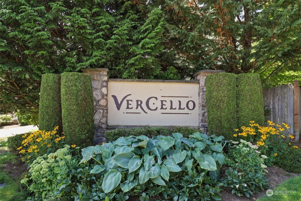 Photo of 5257 NE 10th Street, Renton, WA 98059 (MLS # 2275384)