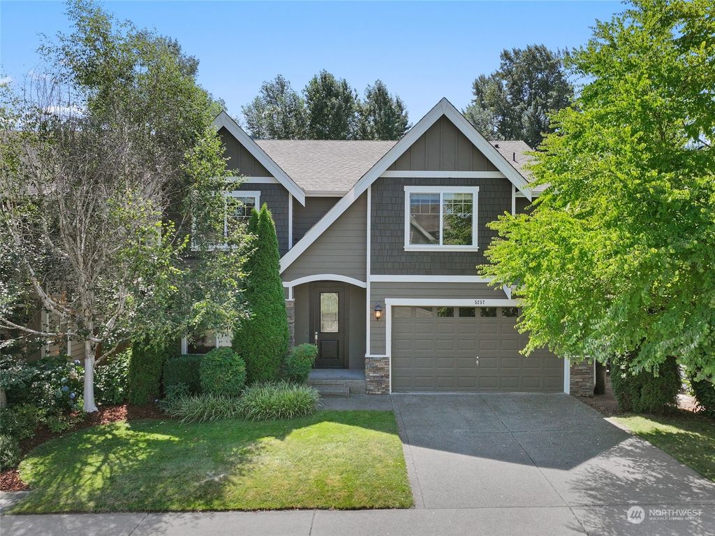 Photo of 5257 NE 10th Street, Renton, WA 98059 (MLS # 2275384)