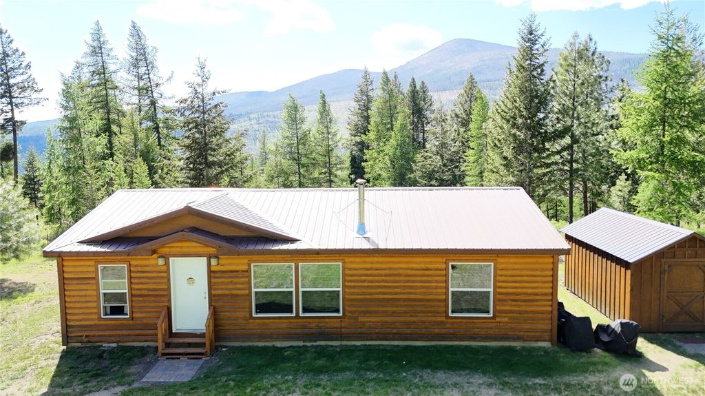 Photo of 393 Summer Road, Tonasket, WA 98855 (MLS # 2530353)