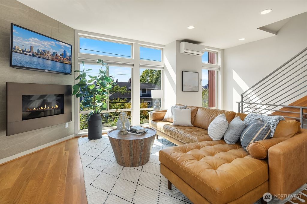 Photo of 1704 E Marion Street, Seattle, WA 98122 (MLS # 2470141)