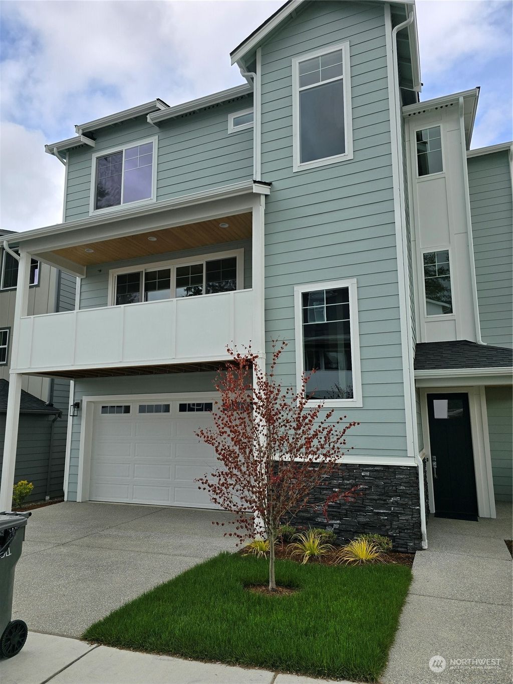 Photo of 1022 141st Street SW #1, Lynnwood, WA 98087 (MLS # 2229030)