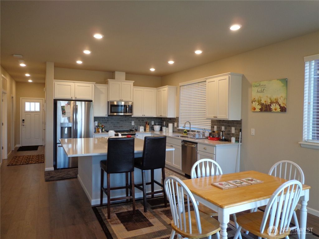 Photo of 6521 31st Avenue SW #W, Seattle, WA 98126 (MLS # 2503824)