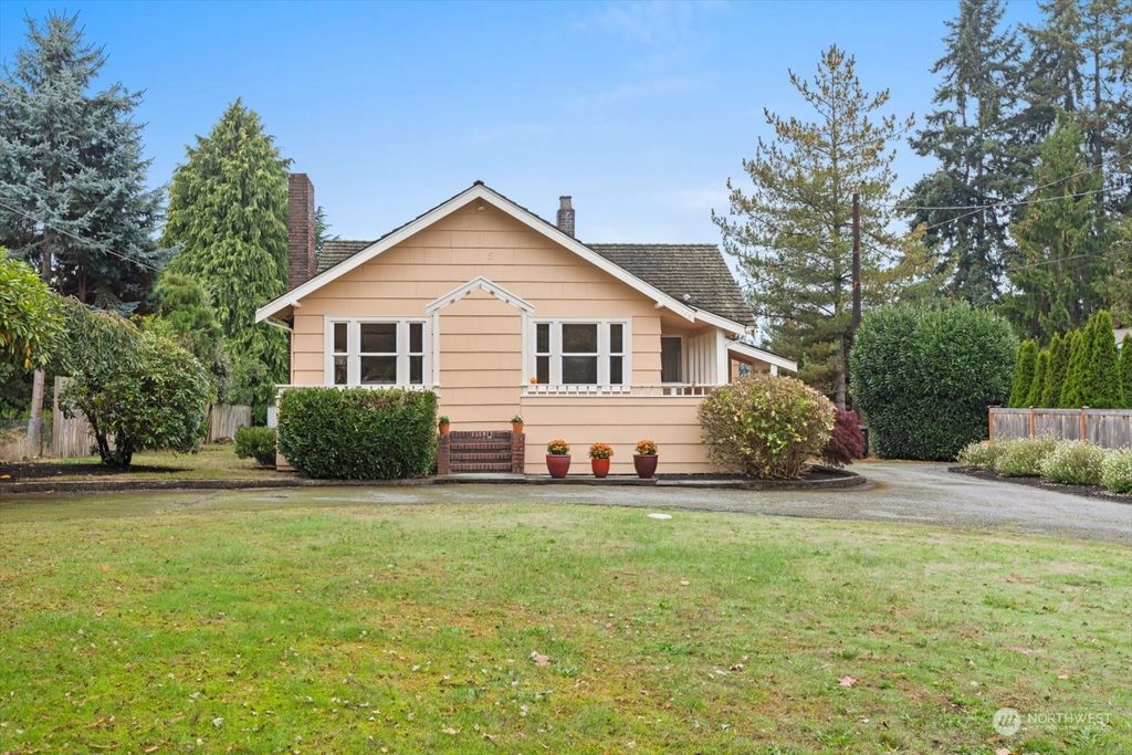 Photo of 715 7th Avenue N, Edmonds, WA 98020 (MLS # 2171384)