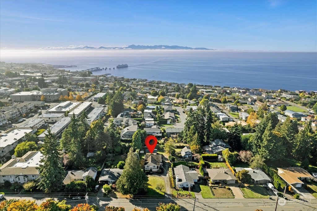 Photo of 715 7th Avenue N, Edmonds, WA 98020 (MLS # 2171384)