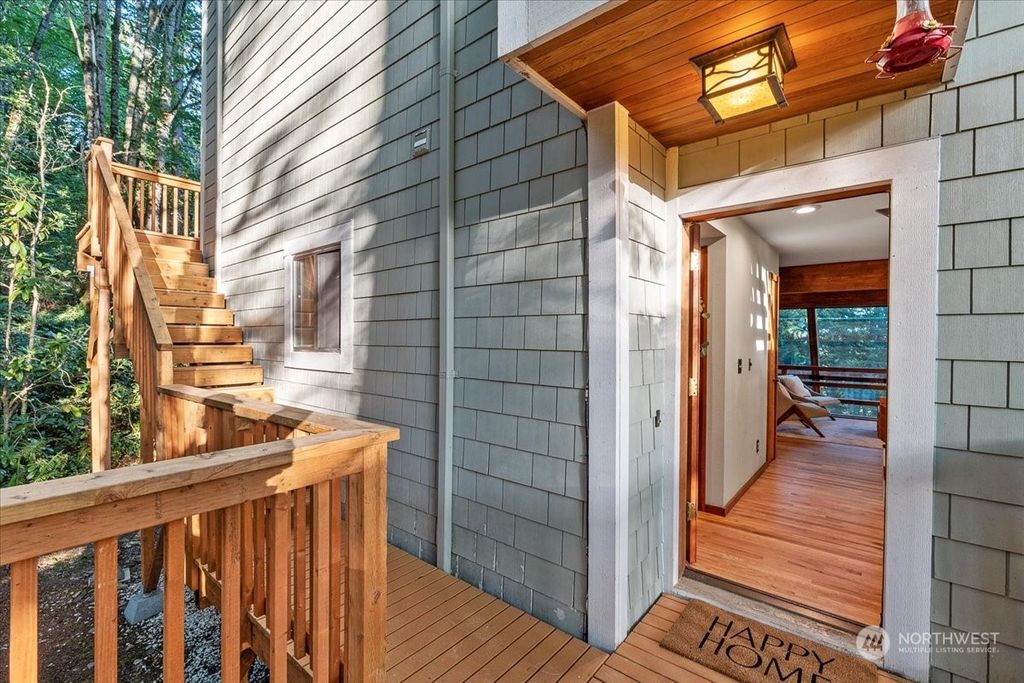 Photo of 15944 259th Avenue SE, Issaquah, WA 98027 (MLS # 2143057)