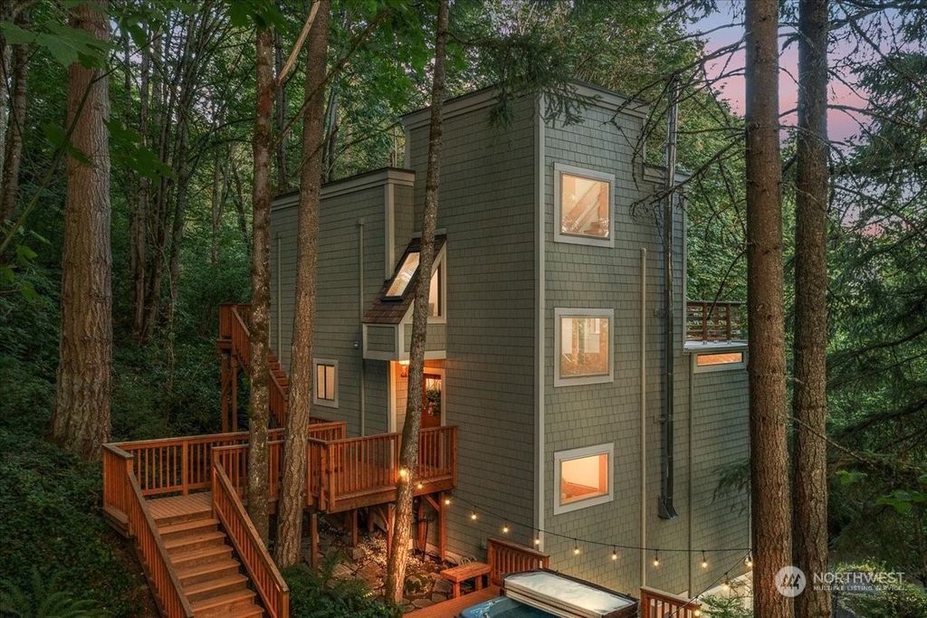 Photo of 15944 259th Avenue SE, Issaquah, WA 98027 (MLS # 2143057)