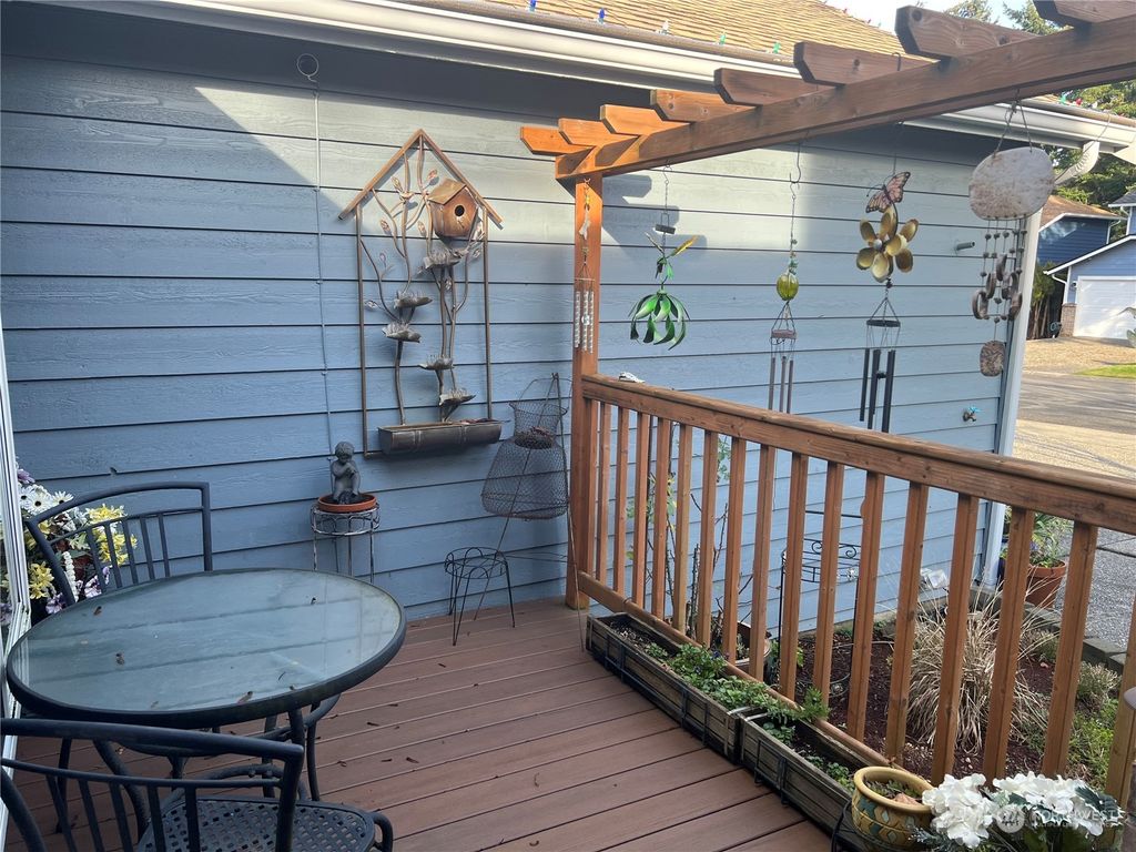 Photo of 5612 112th Place SW, Mukilteo, WA 98275 (MLS # 2321439)