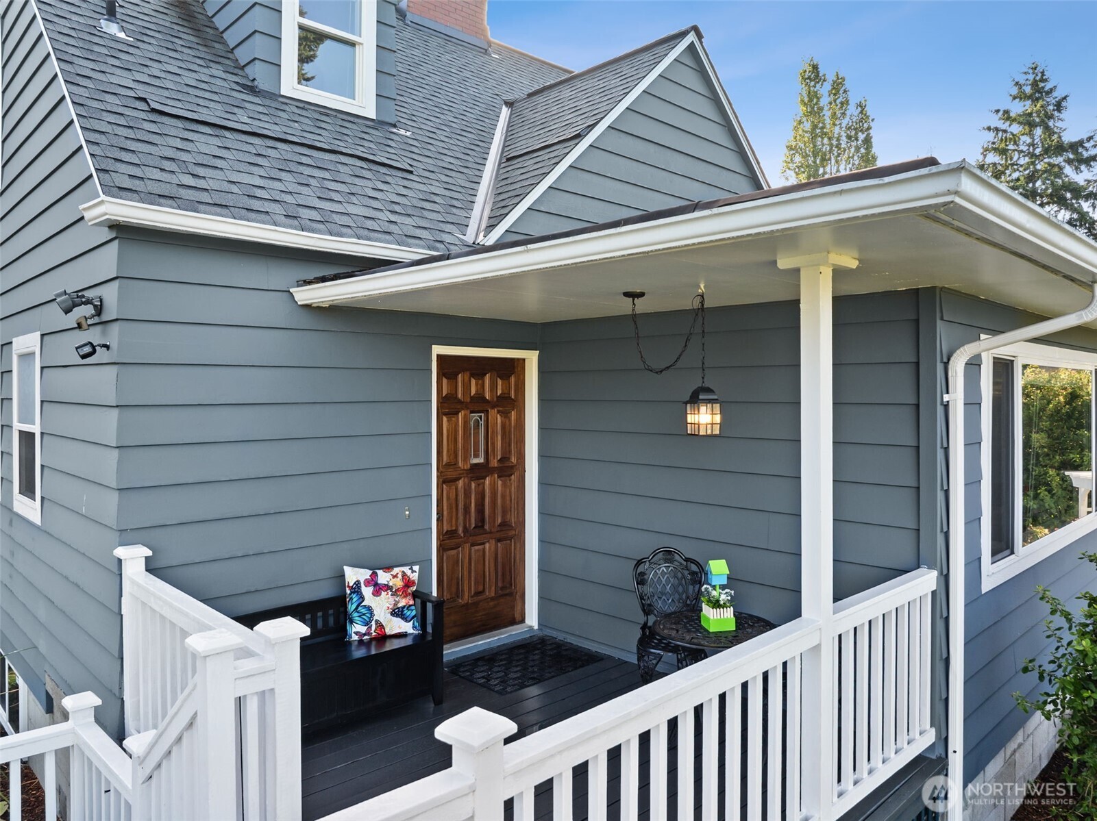 2015 Mountain View Avenue W