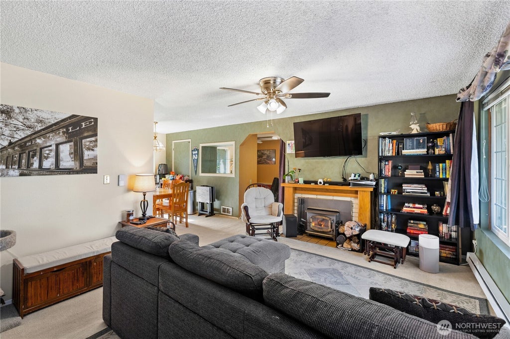 Photo of 1518 153rd Street SW, Lynnwood, WA 98087 (MLS # 2591479)