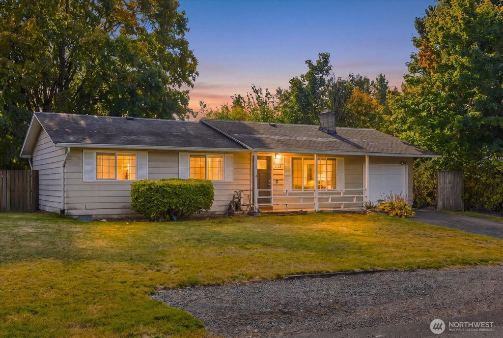 Photo of 1518 153rd Street SW, Lynnwood, WA 98087 (MLS # 2591479)