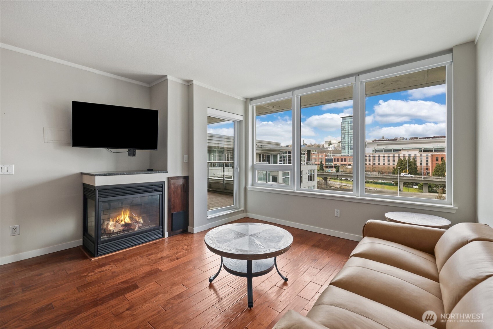 1515 Dock Street 906