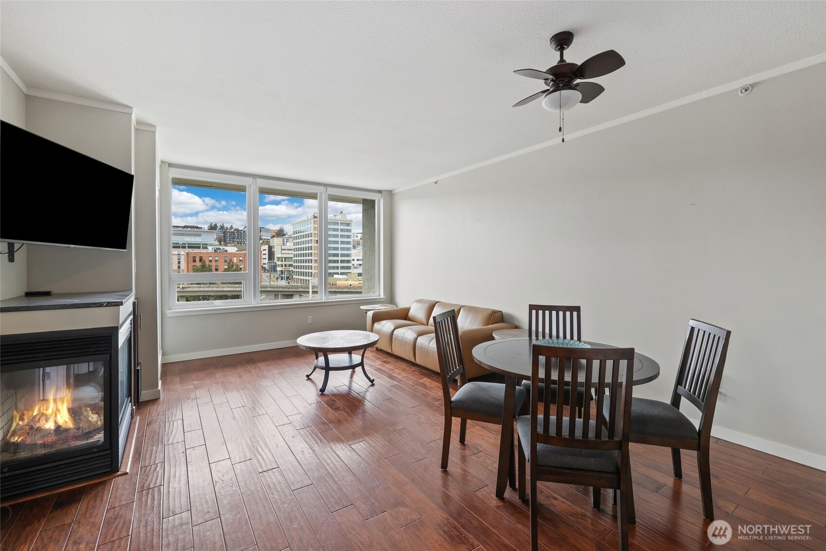 1515 Dock Street 906