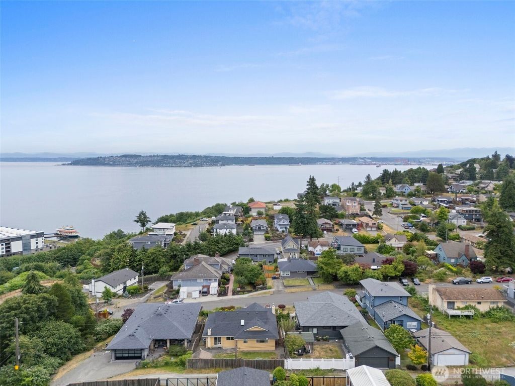 Photo of 4822 N Huson Street, Tacoma, WA 98407 (MLS # 2544278)