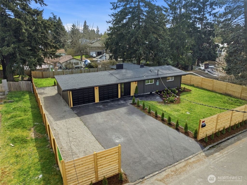 Photo of 8102 Oakridge Drive SW, Lakewood, WA 98498 (MLS # 2502989)