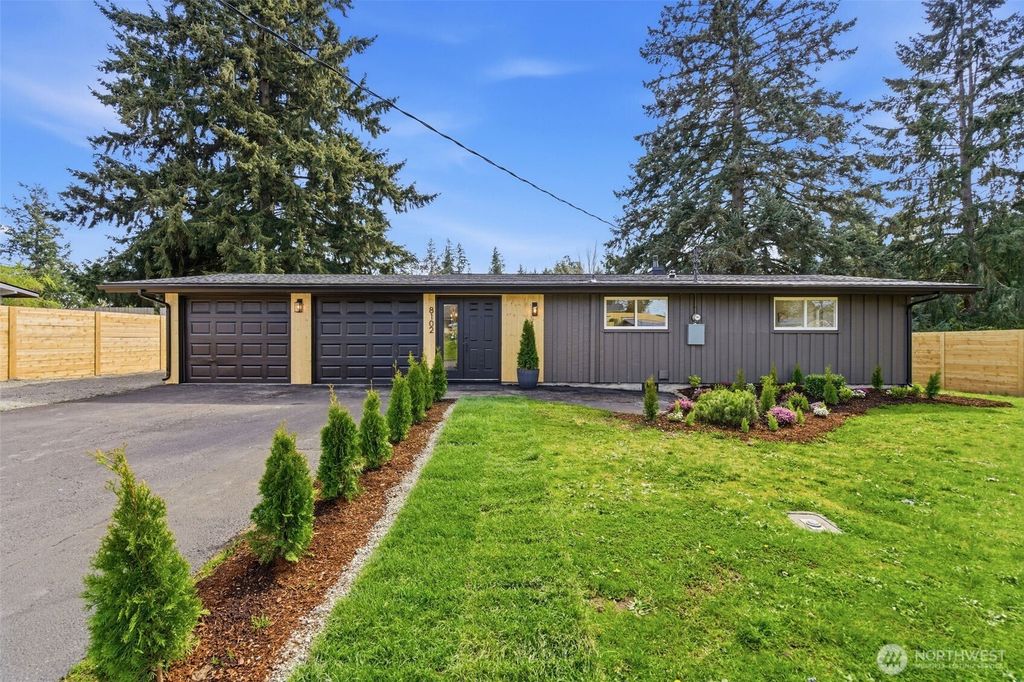 Photo of 8102 Oakridge Drive SW, Lakewood, WA 98498 (MLS # 2502989)