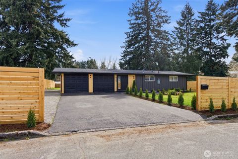 Photo of 8102 Oakridge Drive SW, Lakewood, WA 98498 (MLS # 2502989)