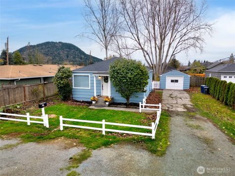 Photo of 1412 E Berniece Street, Mount Vernon, WA 98274 (MLS # 2457285)