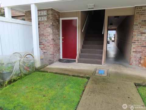 Photo of 5722 122nd Place SE #235, Bellevue, WA 98006 (MLS # 2389529)