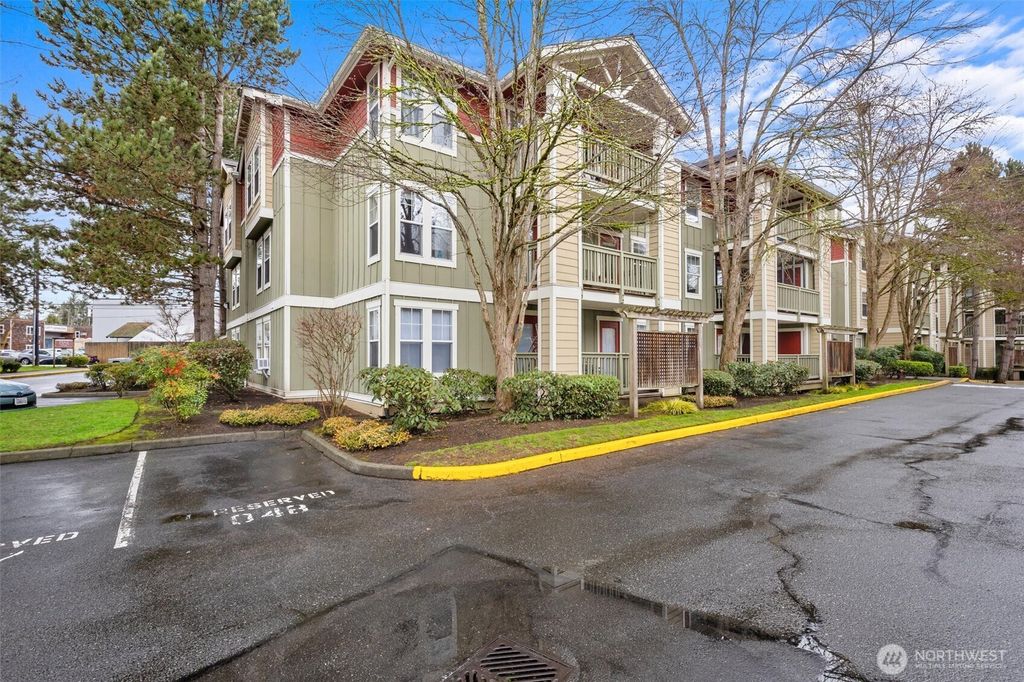 Photo of 7711 NE 175th Street #C305, Kenmore, WA 98028 (MLS # 2476729)