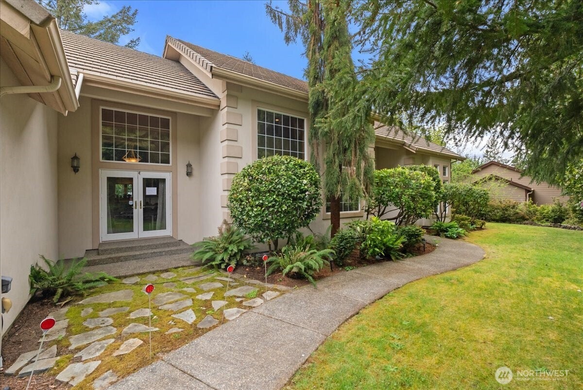 121 E Sterling Dr