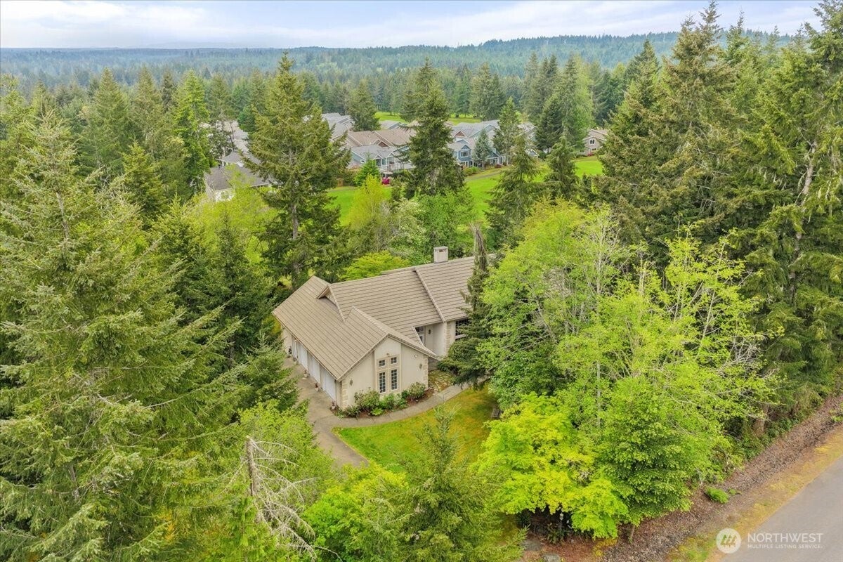 121 E Sterling Dr