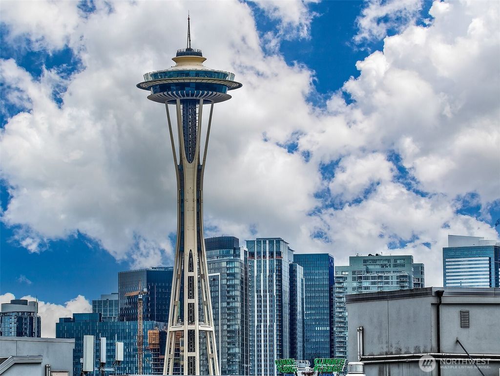 Photo of 626 4th Avenue W #305, Seattle, WA 98119 (MLS # 2479087)