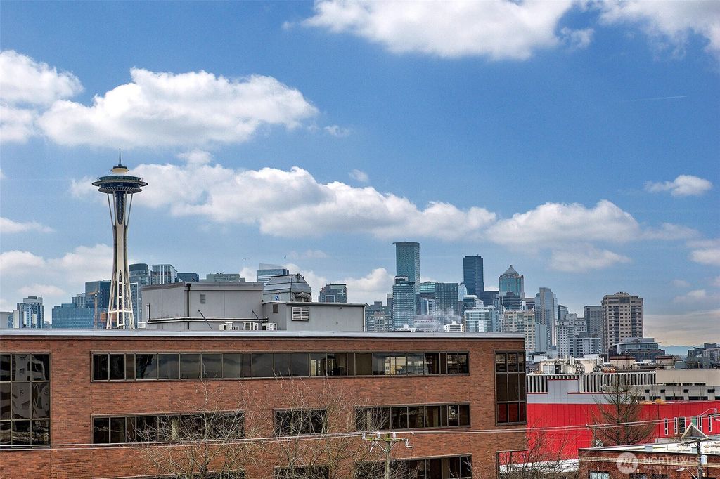 Photo of 626 4th Avenue W #305, Seattle, WA 98119 (MLS # 2479087)