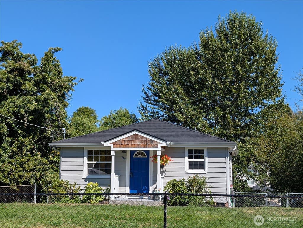 Photo of 6322 18th Avenue SW, Seattle, WA 98106 (MLS # 2569285)