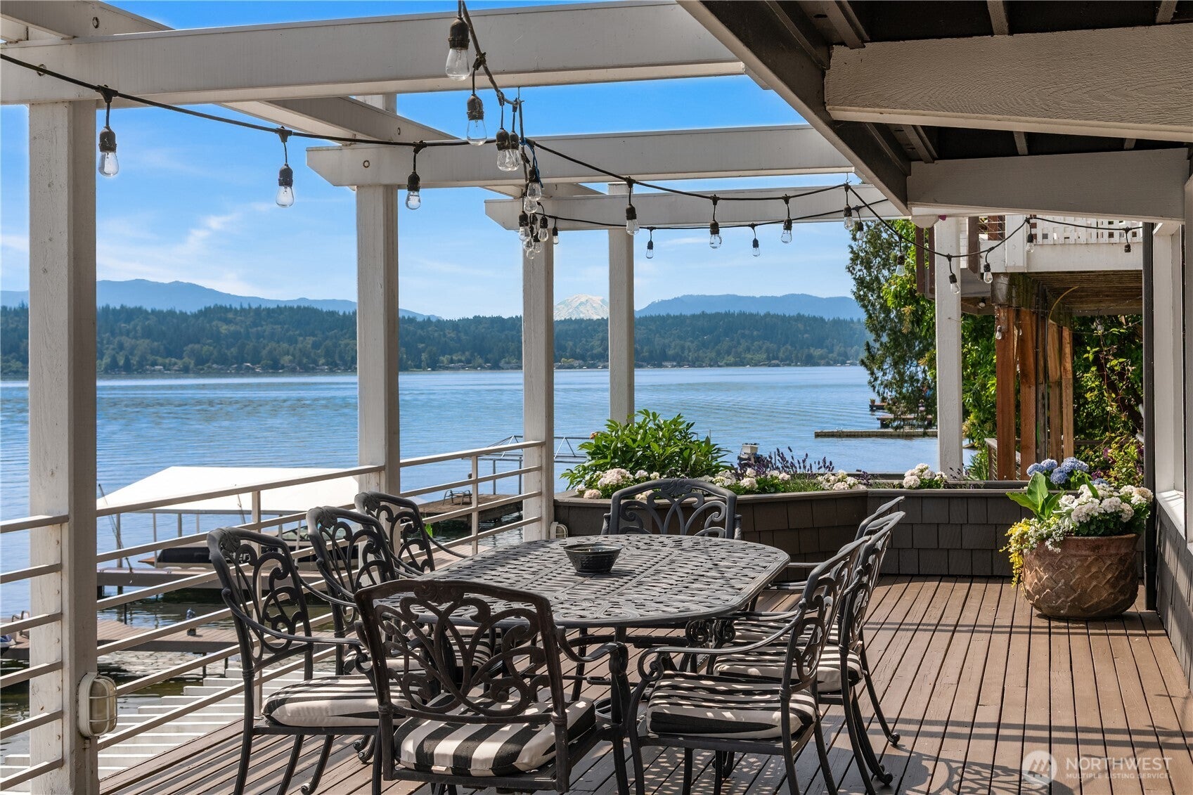 2240 W Lake Sammamish Pkwy NE