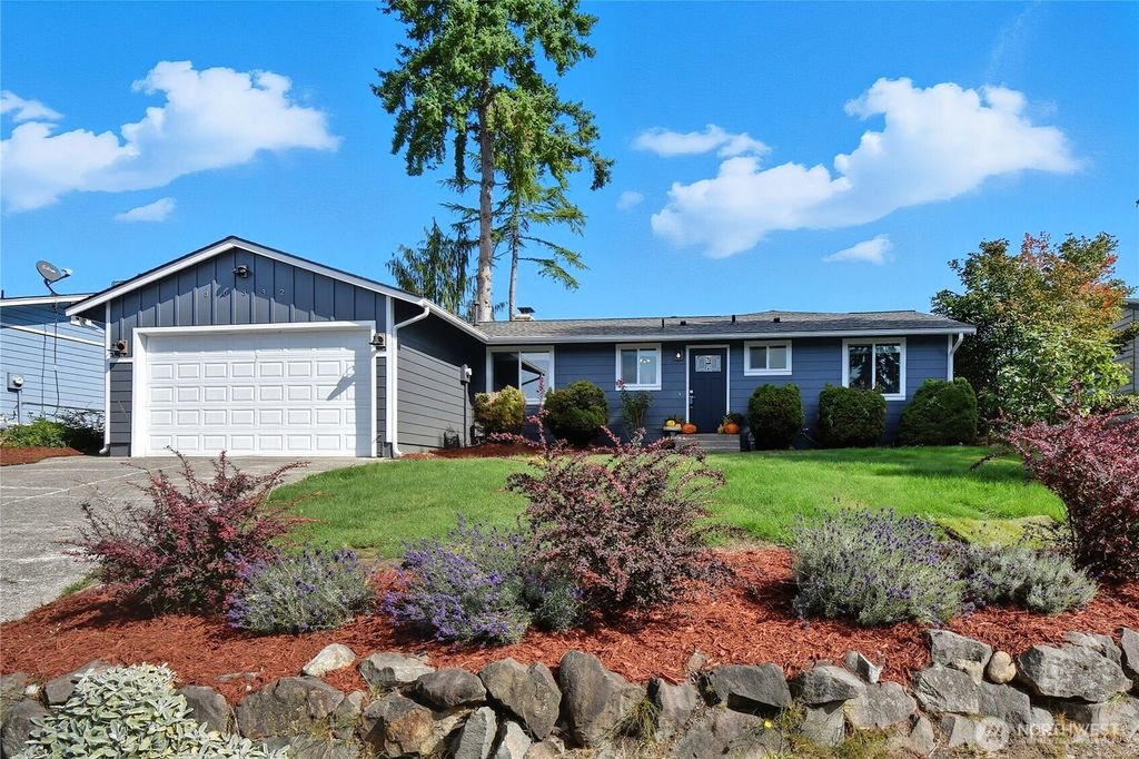 Photo of 30332 10th Avenue S, Federal Way, WA 98003 (MLS # 2406975)