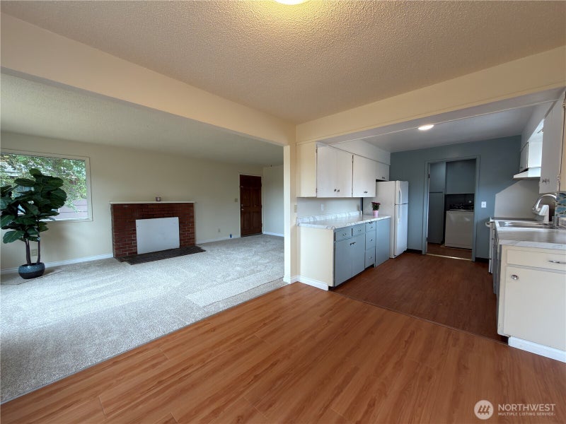 814 W 11th Street