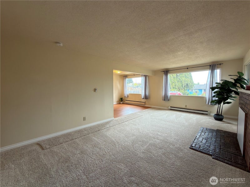 814 W 11th Street