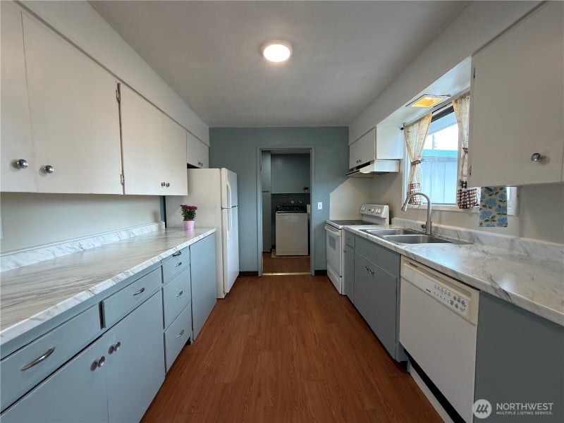 814 W 11th Street