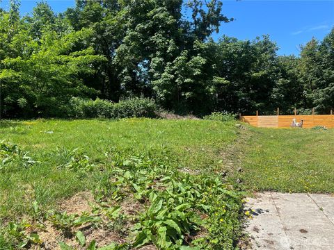 Photo of 86 xx Beacon Avenue S, Seattle, WA 98118 (MLS # 2530804)