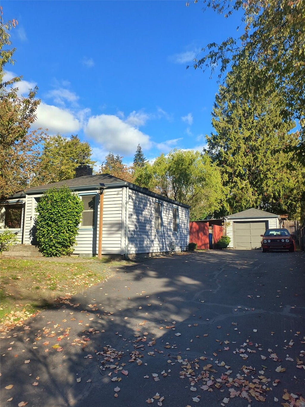 Photo of 14818 5th Avenue NE, Shoreline, WA 98155 (MLS # 2596886)